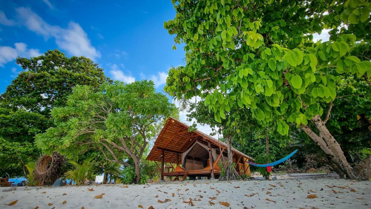 Lihaga Island & Beach Club Serai Exterior photo